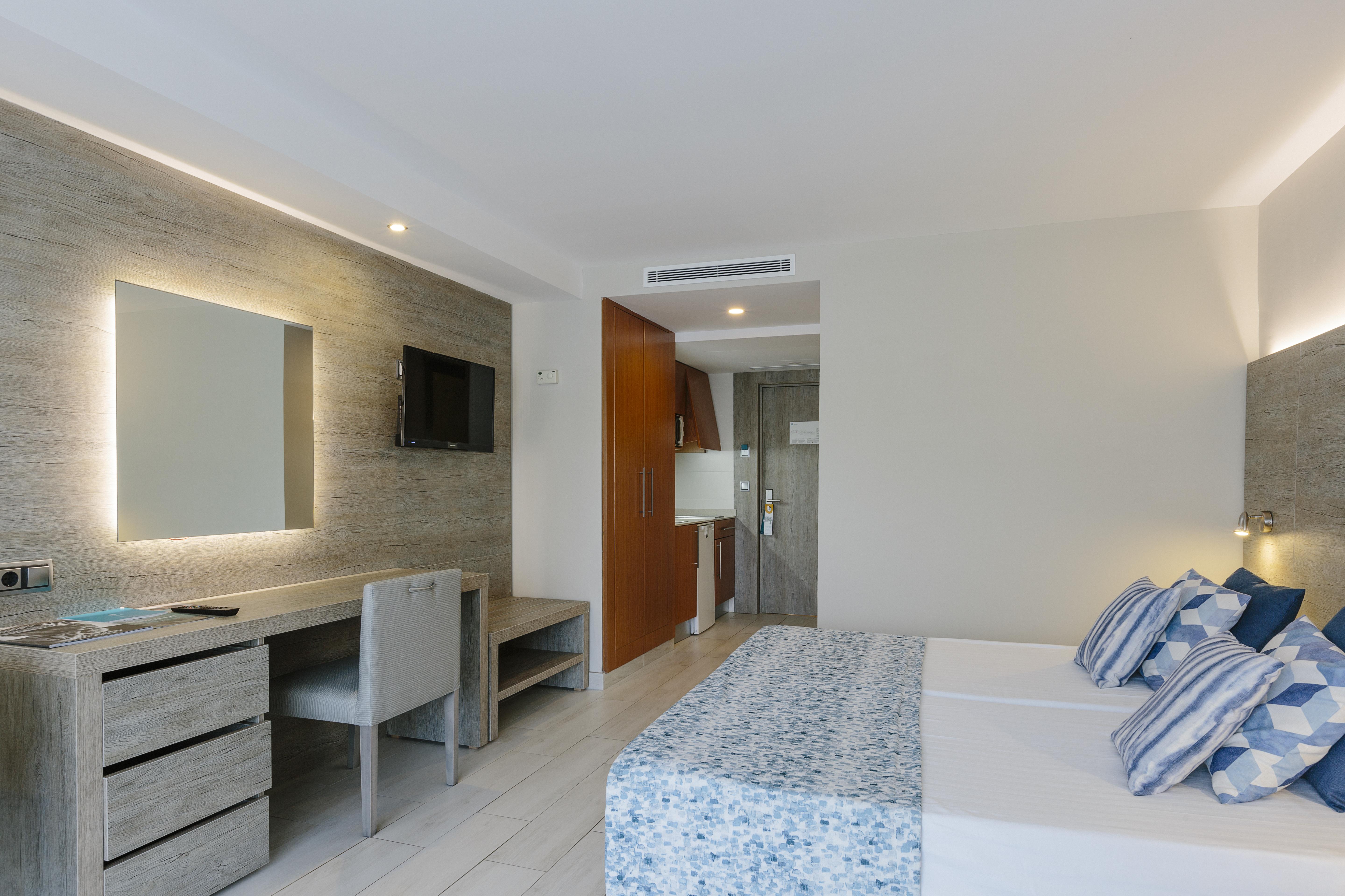 Alua Palmanova Bay Aparthotel Kültér fotó