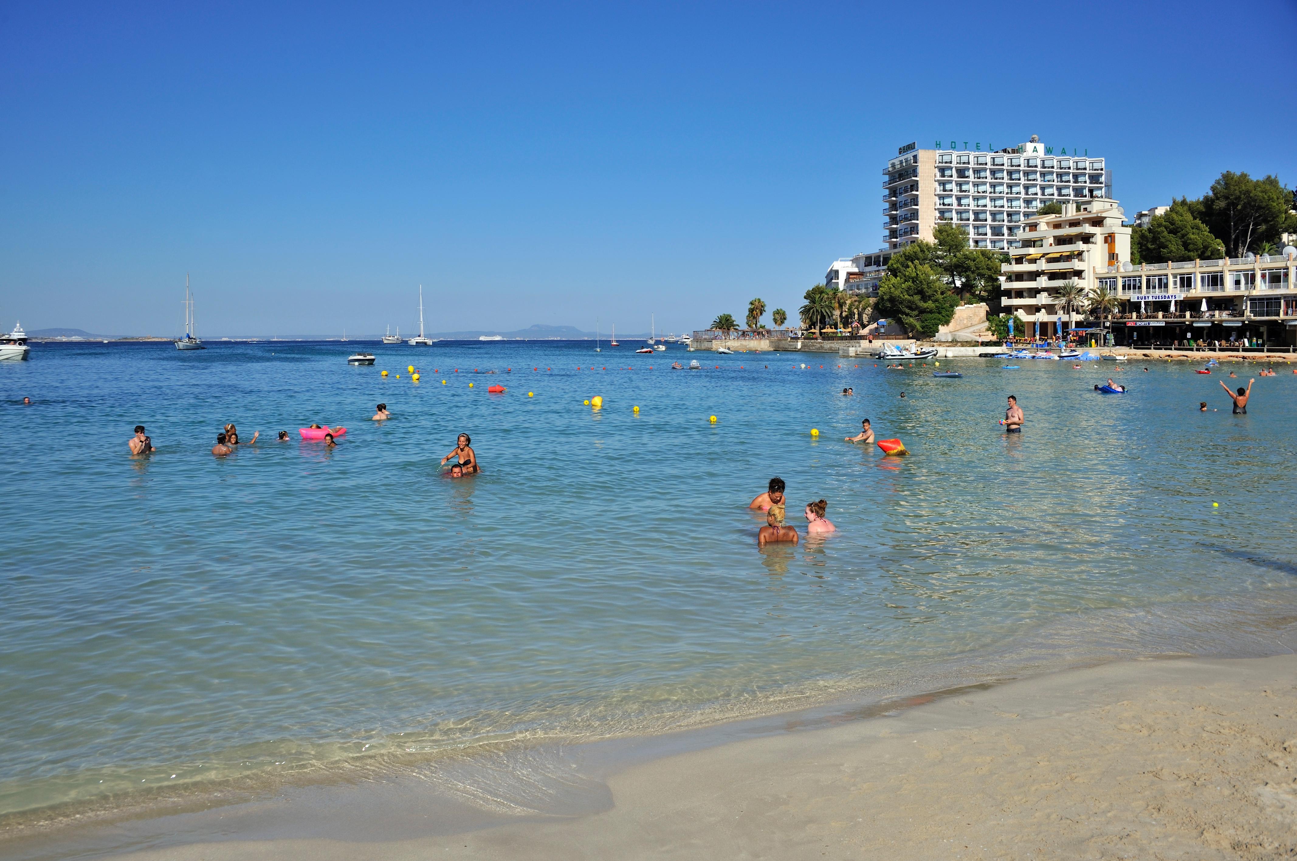 Alua Palmanova Bay Aparthotel Kültér fotó