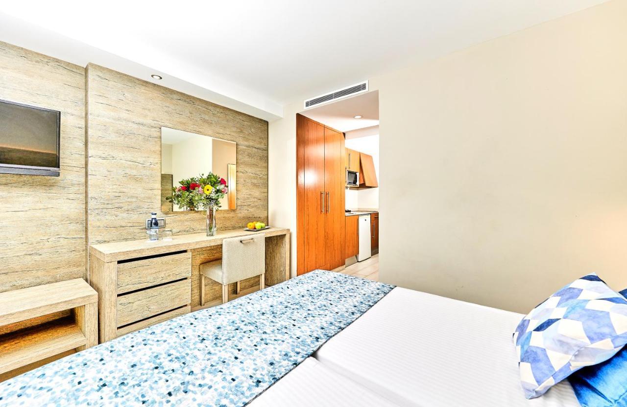 Alua Palmanova Bay Aparthotel Kültér fotó