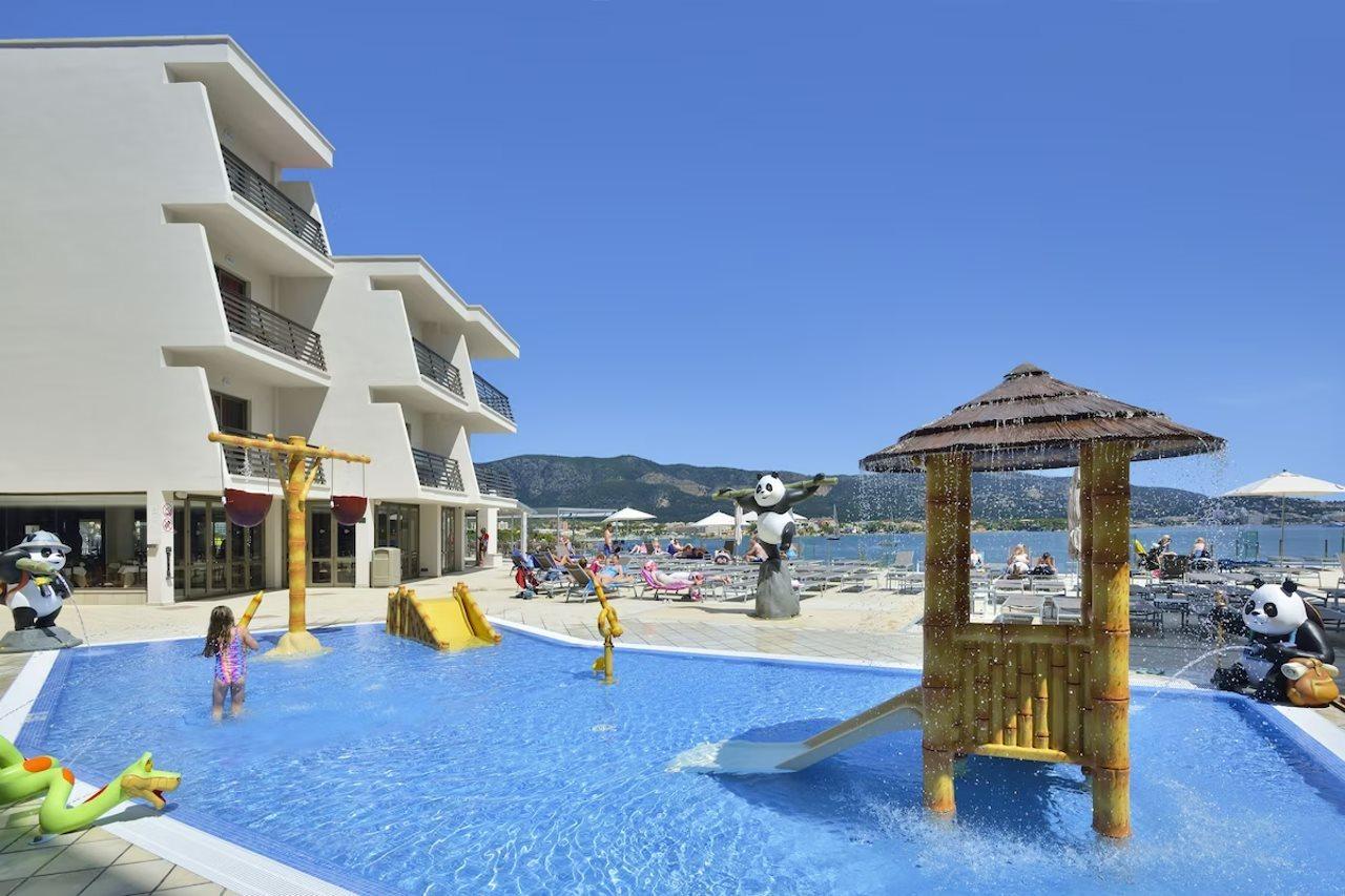 Alua Palmanova Bay Aparthotel Kültér fotó
