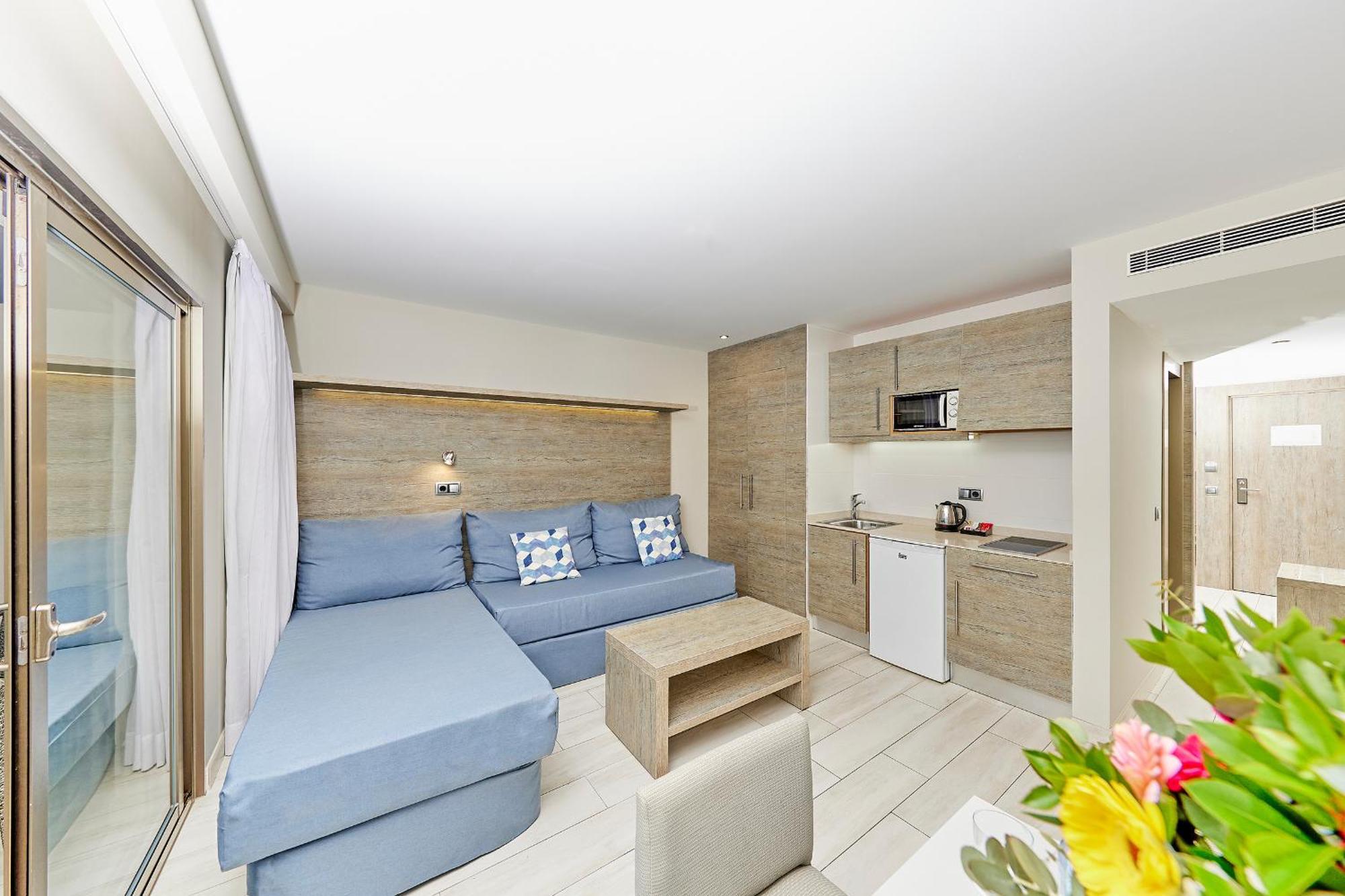 Alua Palmanova Bay Aparthotel Kültér fotó